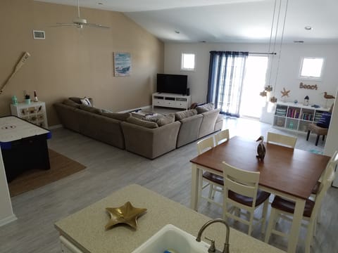 Open layout - 1,500 sq. ft.