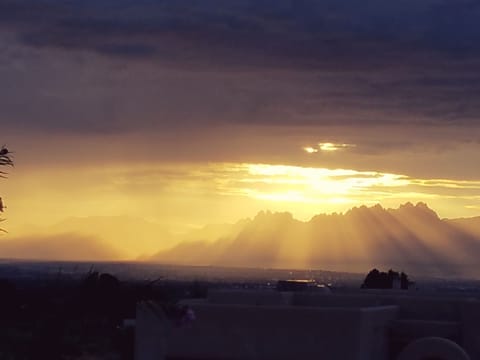 Sunrise view of the Oregon Mountains
