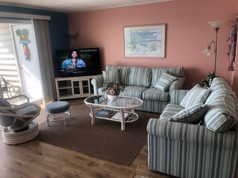 New 50" Smart TV and sound bar in Spring 2022