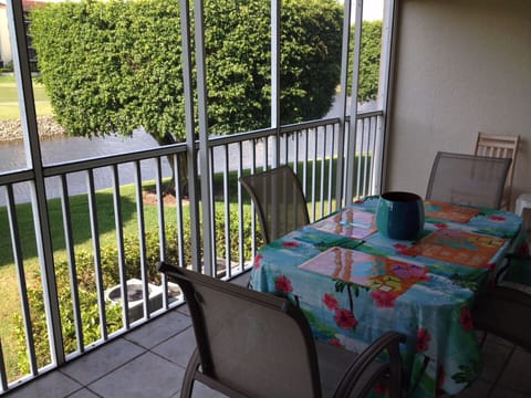 Florida Lanai living with table and chairs