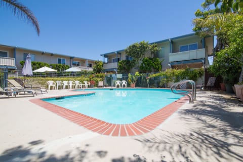 Relax Poolside at Seashell! 
