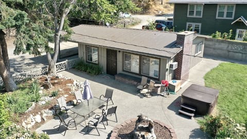 Our Parkview House is conveniently located very close to beautiful Lake Chelan and in downtown Chelan