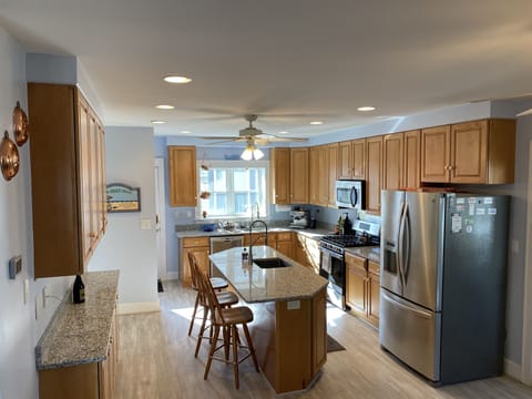 The kitchen offers everything you need to cook as well as plenty of space 