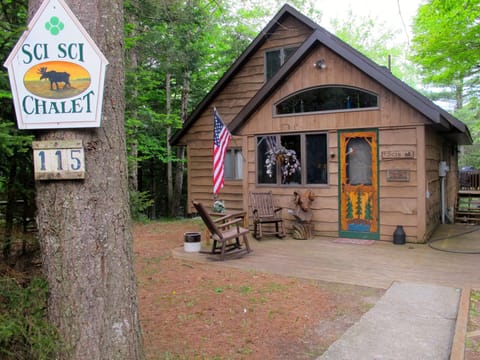 View of Sci Sci Chalet from the parking area