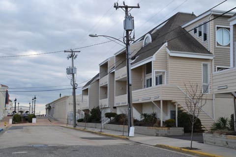 1 Building off the boardwalk & steps to the beach!
