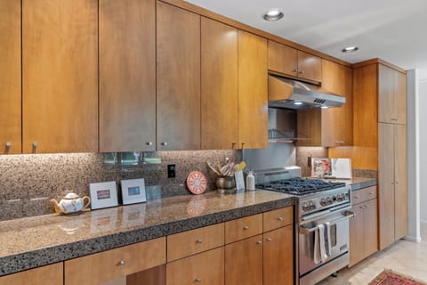 Lots of counter space 