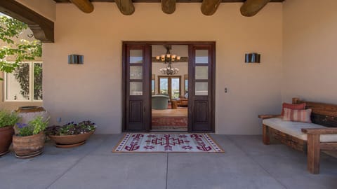 Welcome to Tesuque Hills!