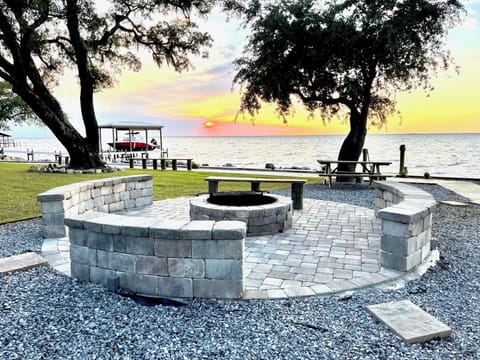 Fire pit