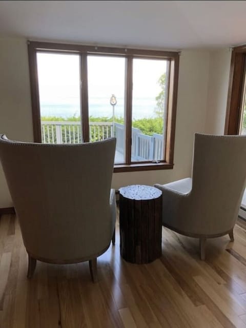 sitting room off bedroom #2