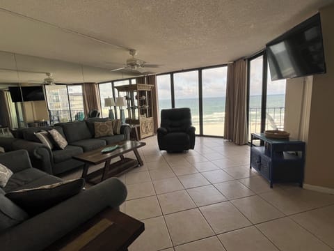 Living room with new Recliner