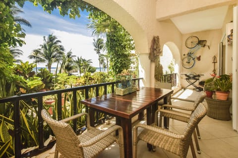 Double patio equipped with BBQ, bike, and hammock 