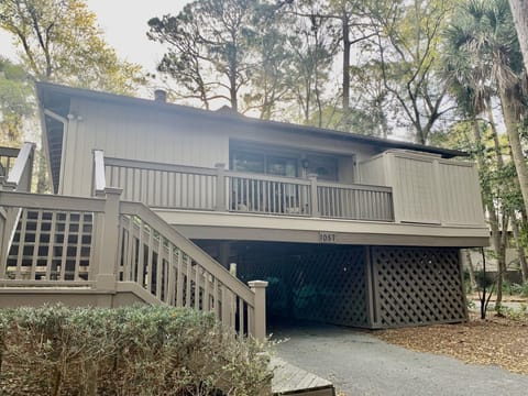 This Sparrow Pond Cottage will be your home away from home on Kiawah Island