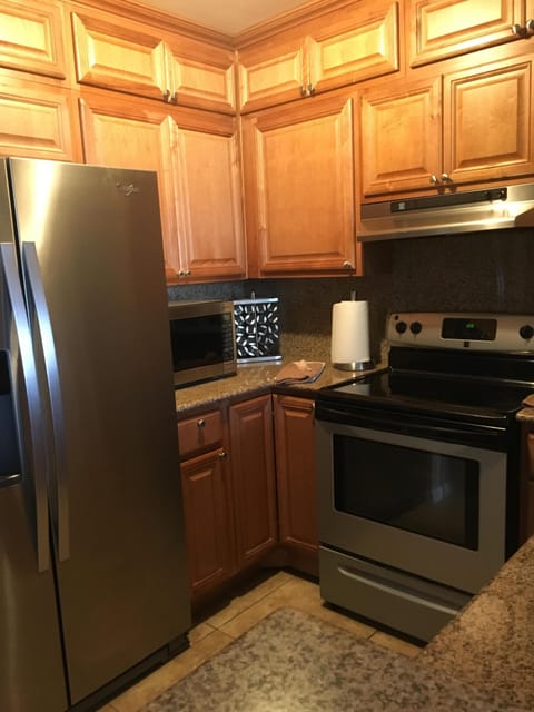 Well equipped kitchen. All stainless steel appliances.