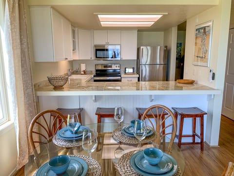 Breakfast Bar/ Kitchen