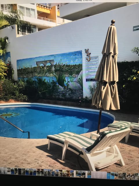  Heated pool