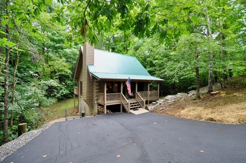 Newly paved driveway with easy access.