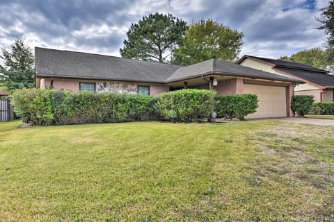 Exterior | Parking On-Site