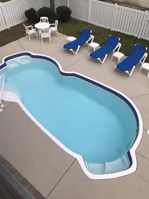 Private pool