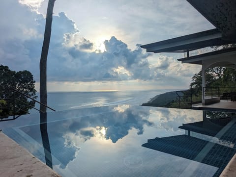 incredible infinity pool!