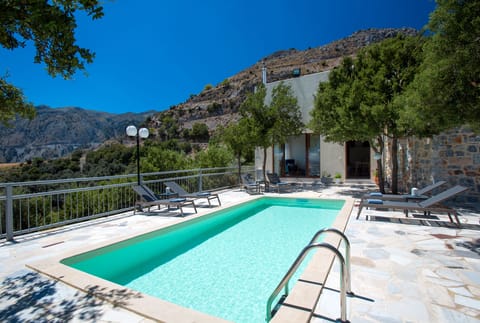 Villa Somnia is just a short 10 minute drive from daily amenities!