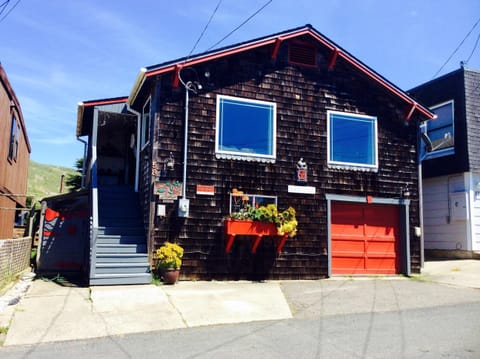 "Wind Song"
Est. 1945