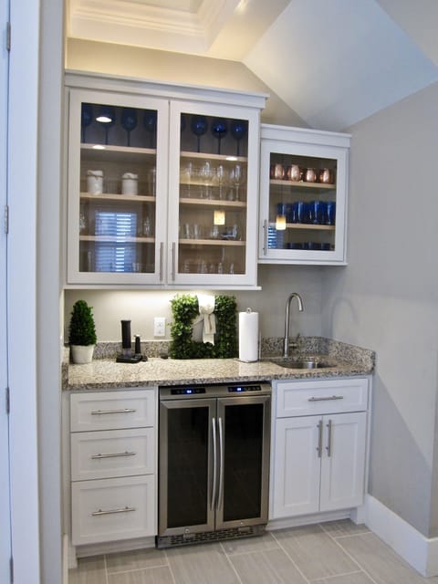 Wet bar area behind the Kitchen island perfect for Happy Hour!