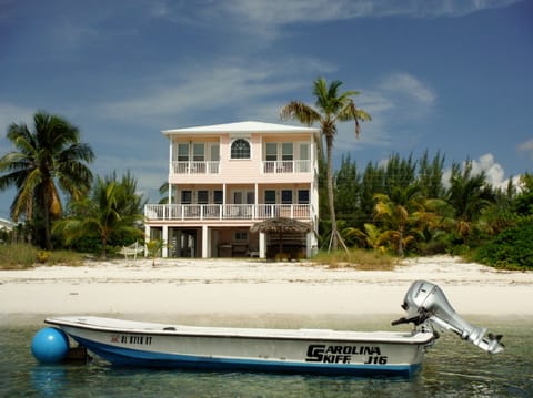 Abaco Palms & Carolina Skiff. Expansive views - steps to the beautiful water!