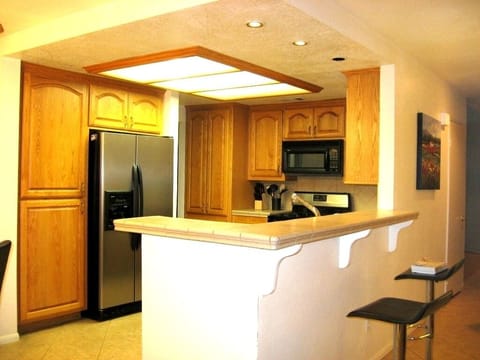 Kitchen Breakfast Bar