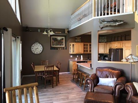 Main Cabin Living & Dining