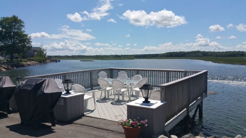 Nice deck for all your sunning, or enjoy your freshly grilled dinner 