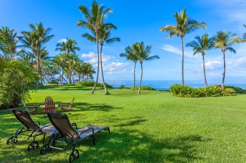 Wailea Sunset Bungalow - Sprawling Grass Yard Meets The Sea