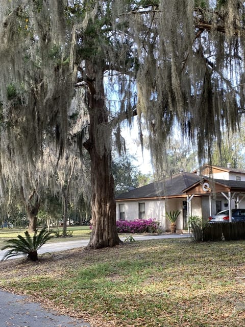 Seagrove House only 2 blocks from  Riverfront Park and downtown 
