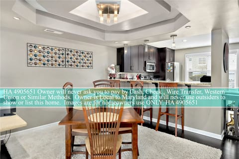 Dining area also has bench seat so table seating for 7, 3 at Bar area.