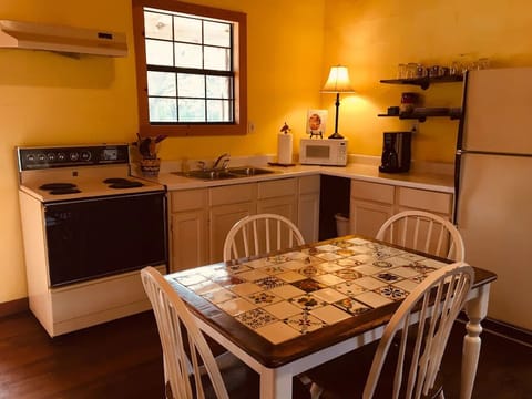 Fully-equipped Kitchenette