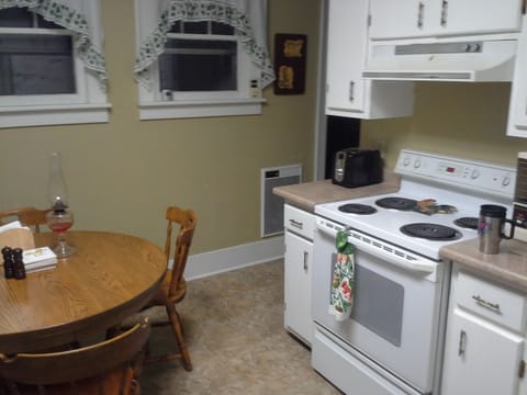 Kitchen, another view