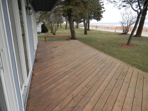 Deck- Lakeside