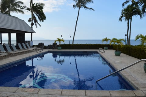 Ocean front pool.