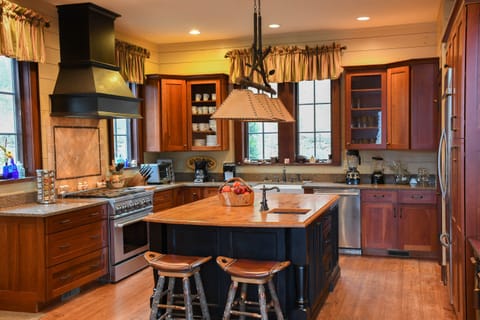 Spacious, fully equipped chef's kitchen.