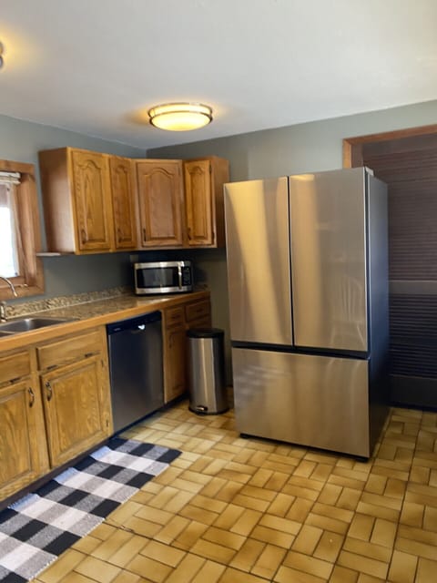 This is 29-cubic feet with filtered water to ice maker and constant-fill pitcher