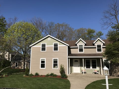 End of the dead end, over 1/2 acre 2 blocks from beach.  Outbuilding to left.