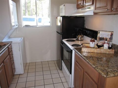 Fully eqipped kitchen ready for your cooking projects.