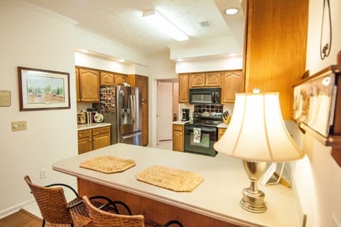 kitchen breakfast bar