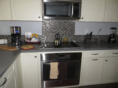 stove top, oven, and micro wave