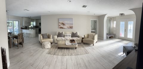 Huge great room with 65" smart TV