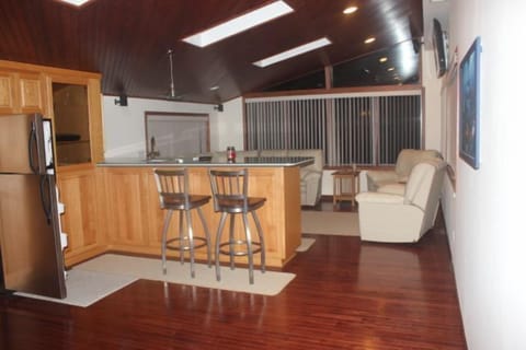 upstairs entertainment area, overlooking lake, newly remodeled 