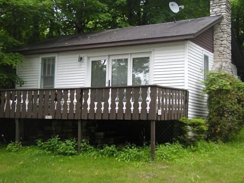 Blue Jay cottage with outdoor deck.