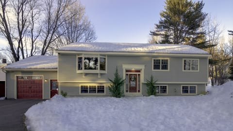 Front of house / winter view.