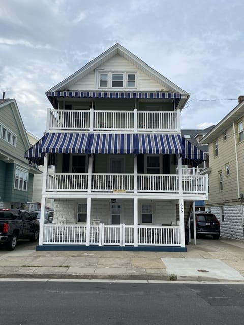 Cottage is the top 3 floors.  Garden apartment rented s separately 1544784