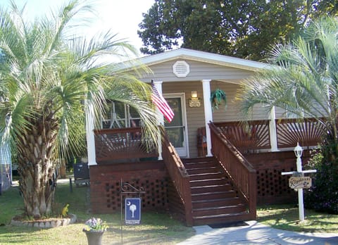 3BR / 2BA Sleeps 6-8 Great off season Monthly & Weekly Rates 