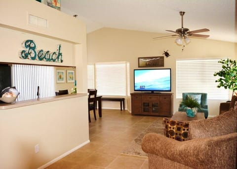 Nice open living, dining, and kitchen area
